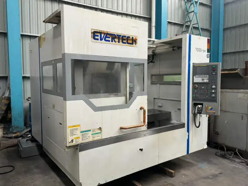 Used 850 Machining Center with FANUC MD Control photo 1