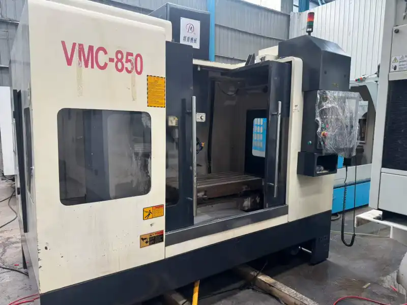 Used 850 Machining Center with Fanuc MD Control photo 1