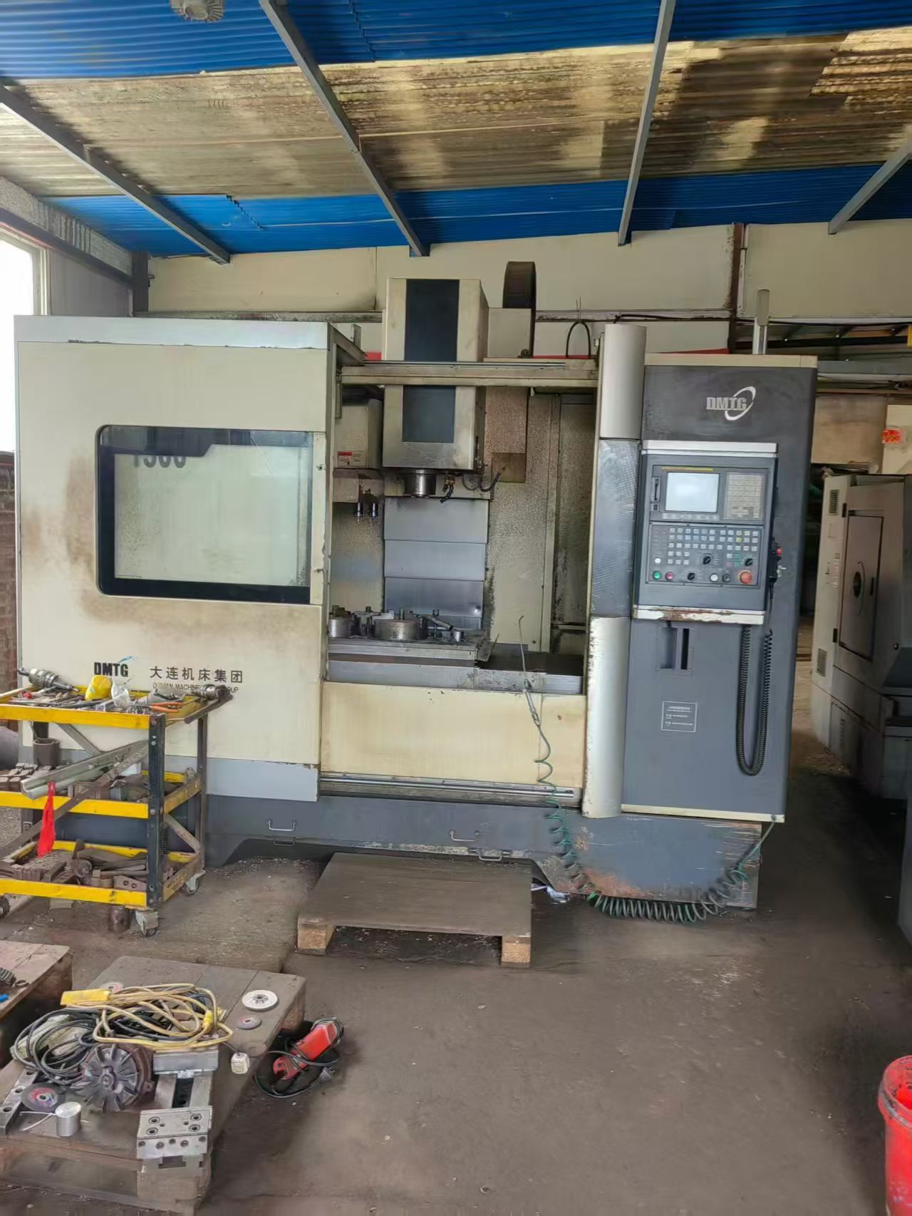 Used Dalian 1300 Machining Center with Fanuc MF Control photo 1