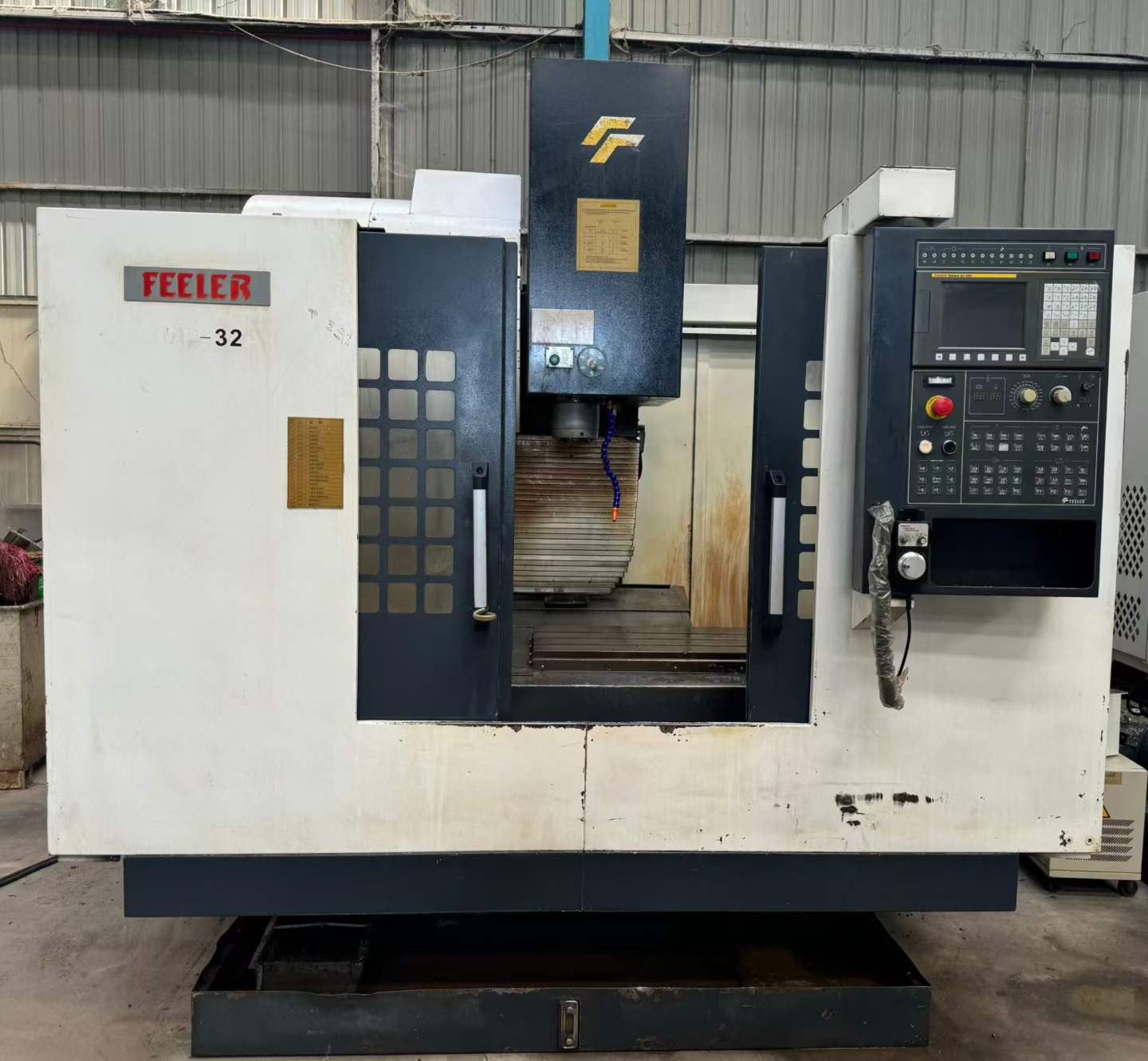 Used Fair Friend 850 Vertical Machining Center with Fanuc Control photo 1