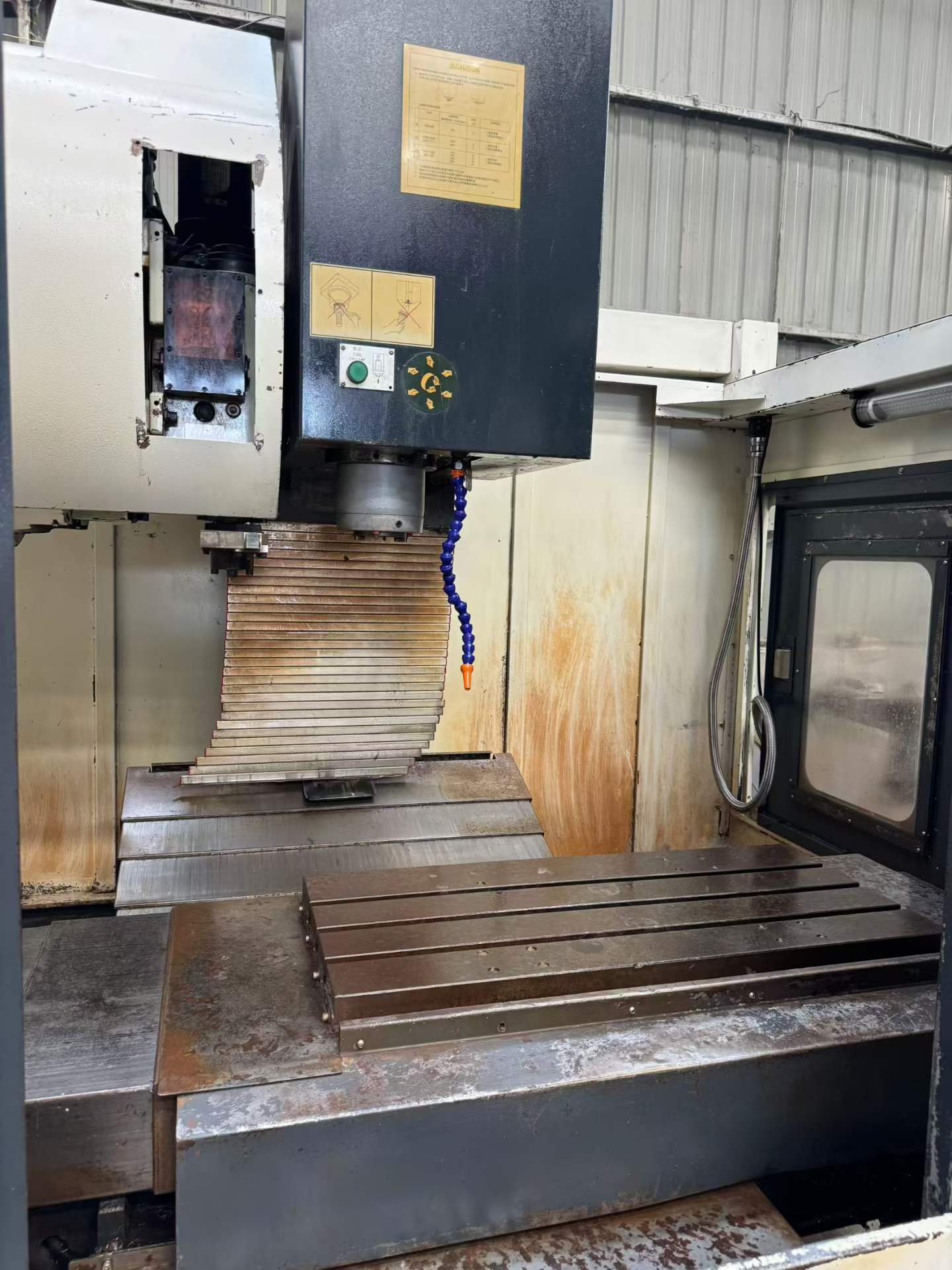 Used Fair Friend 850 Vertical Machining Center with Fanuc Control photo 3