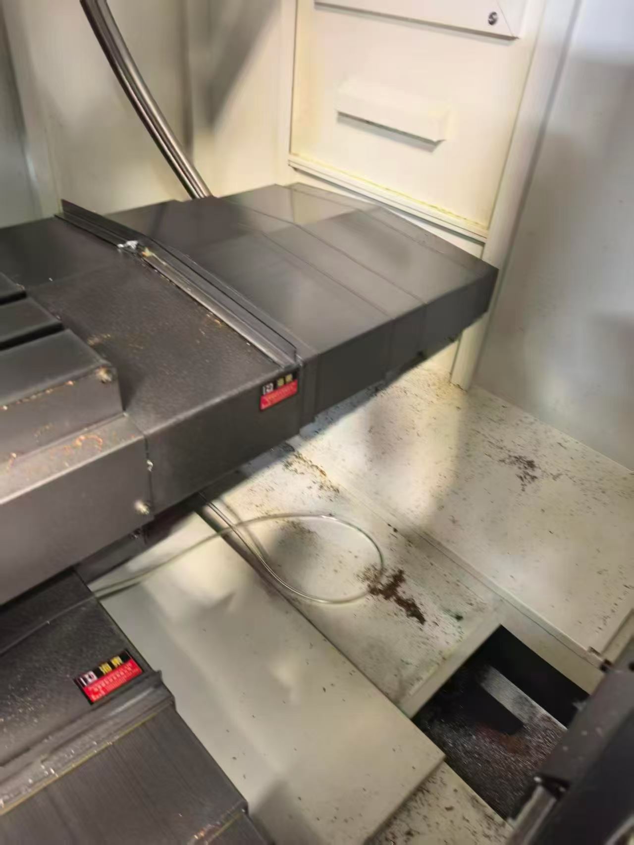 Used Machining Center photo 3