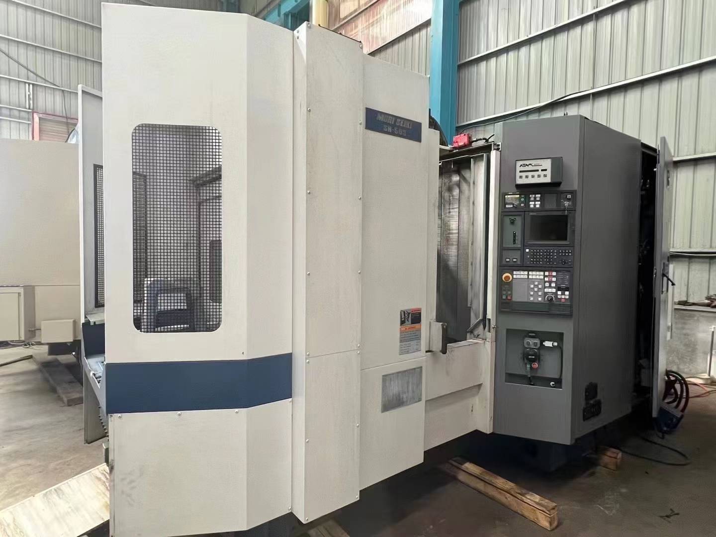 Used Mori Seiki 500 Dual-Station Horizontal Machining Center photo 2