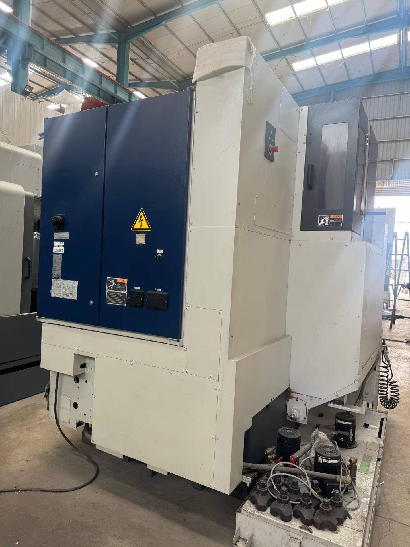 Used Mori Seiki 850 Vertical Machining Center photo 4