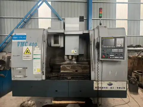 Trung tâm gia công Nantong 650 đã qua sử dụng với bộ điều khiển FANUC MD
