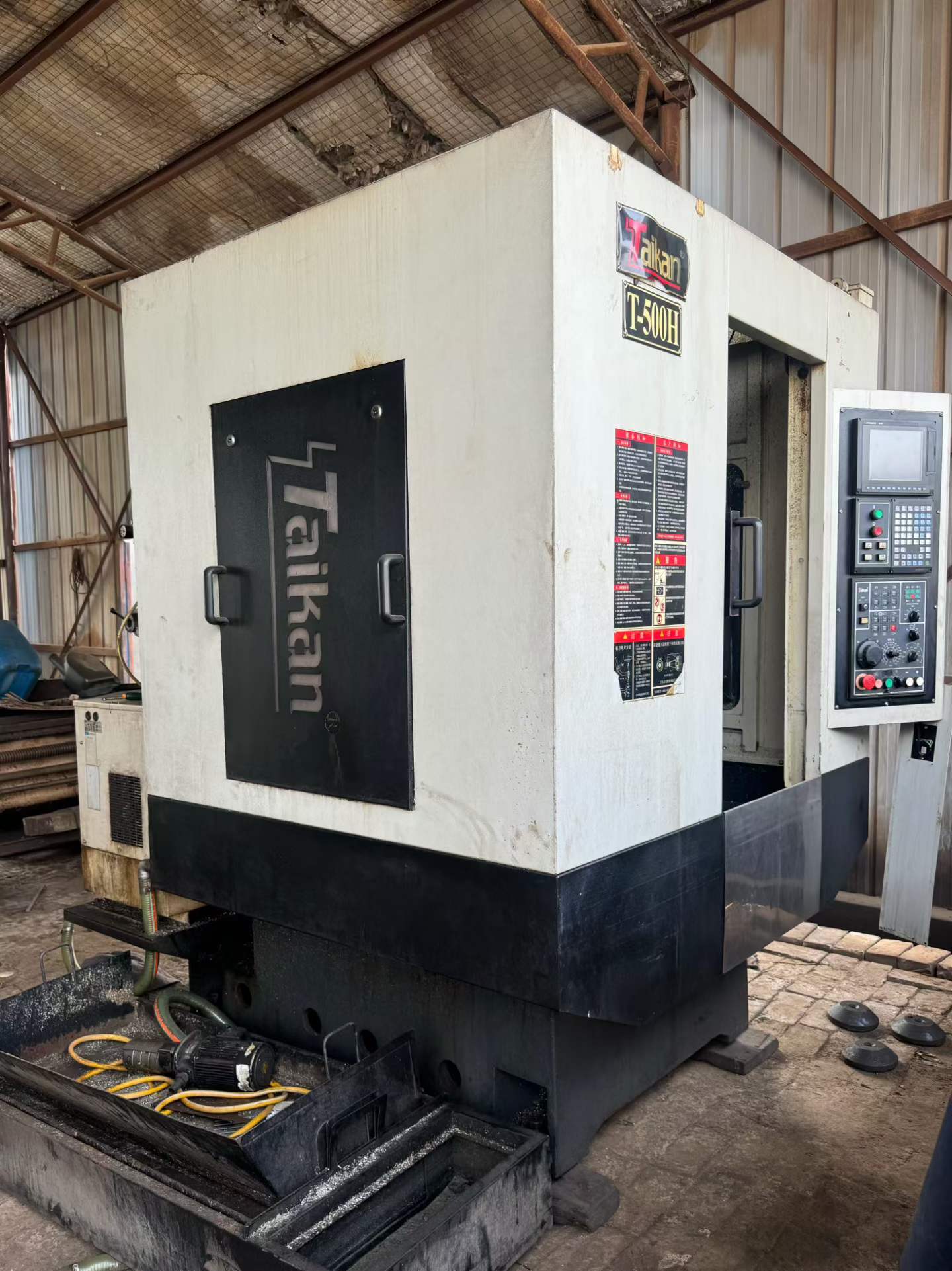 Used Taiqun 500 Drilling and Tapping Center with Mitsubishi M 70 photo 3