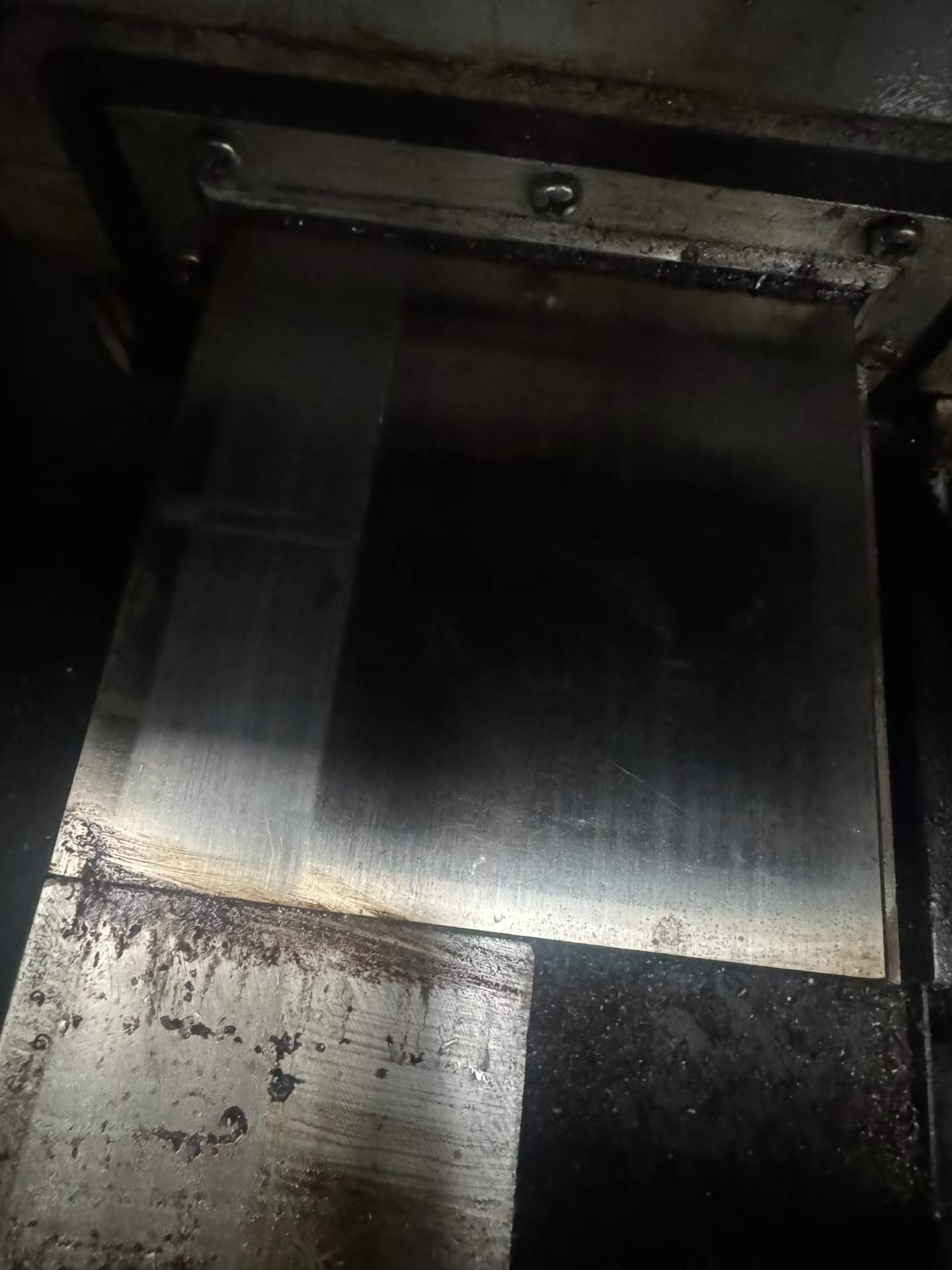 Used Taiwan 850 CNC Milling Machine with Mitsubishi M 70 Control photo 4