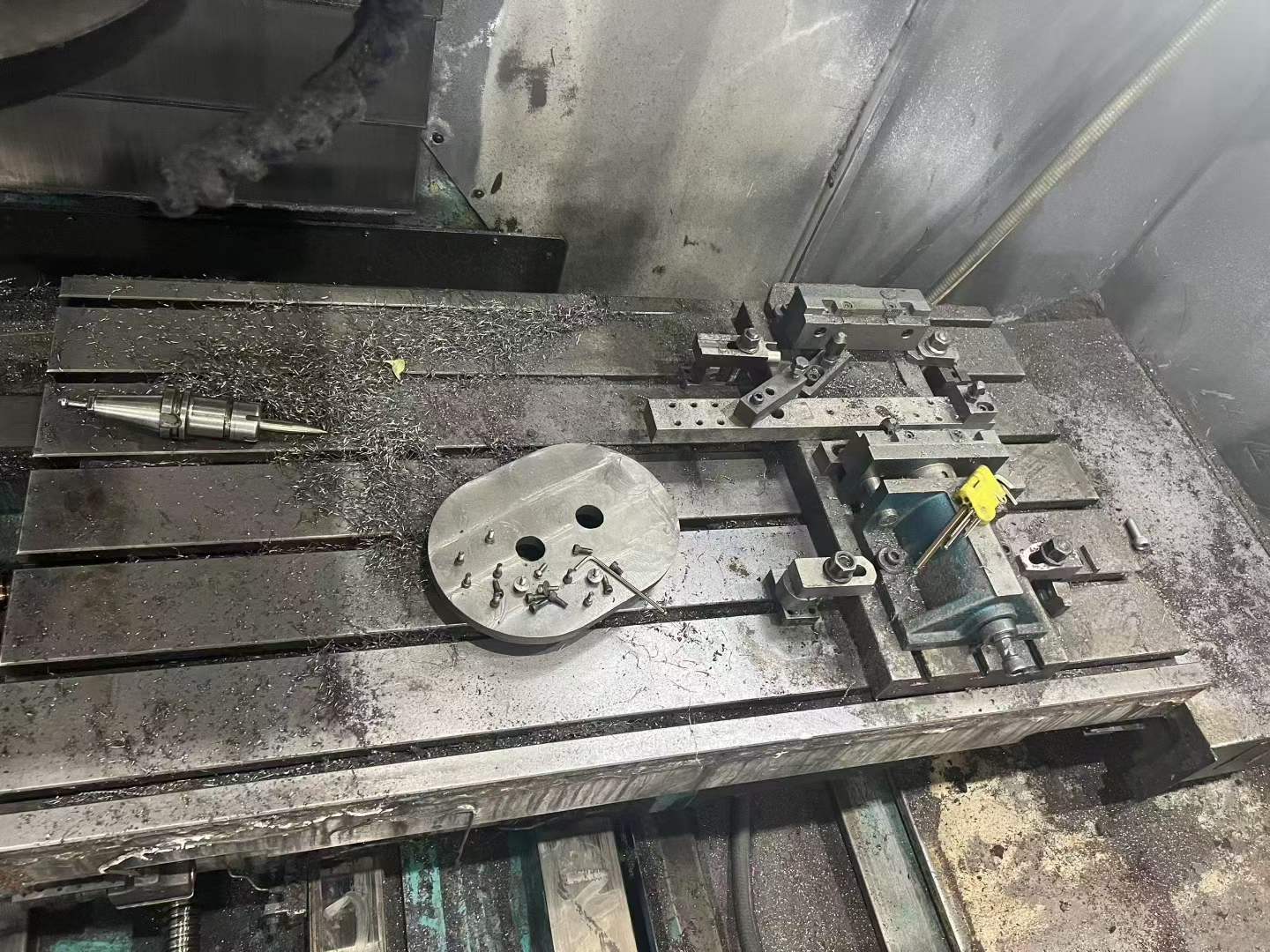 Used Taiwan Daqiao 1470 Machining Center photo 4