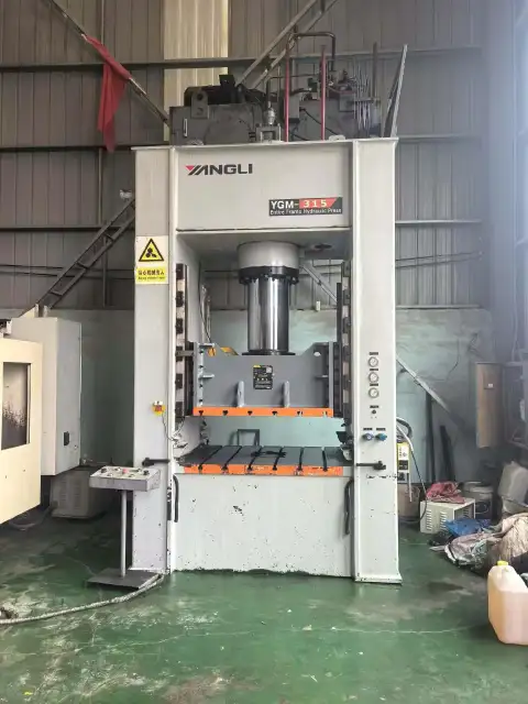 Press Hidrolik Rangka Yangli 315 Bekas