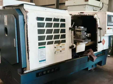 مخرطة CNC من Yunnan Machine Tool 6150 مع مغزل سيرفو
