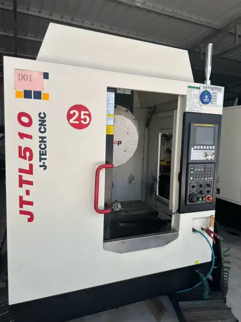 12 وحدة من مركز الحفر واللولبة Jiatai 510 مع نظام تحكم FANUC MF