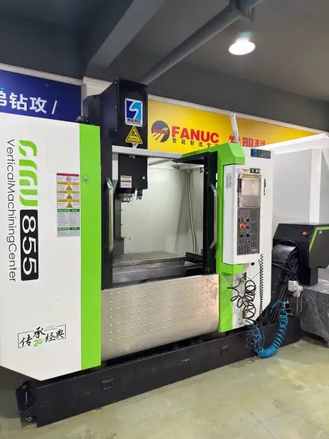 Centro de mecanizado vertical Guosheng CMV 855 S usado con FANUC