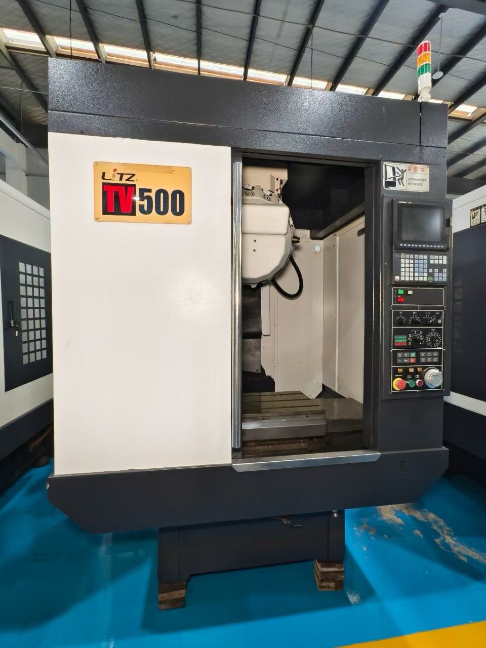 เครื่องแมชชีนนิ่งเซ็นเตอร์แนวตั้ง CNC Leadwell TV-500 มือสอง