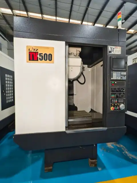 Centro de mecanizado vertical CNC LITZ TV-500 usado