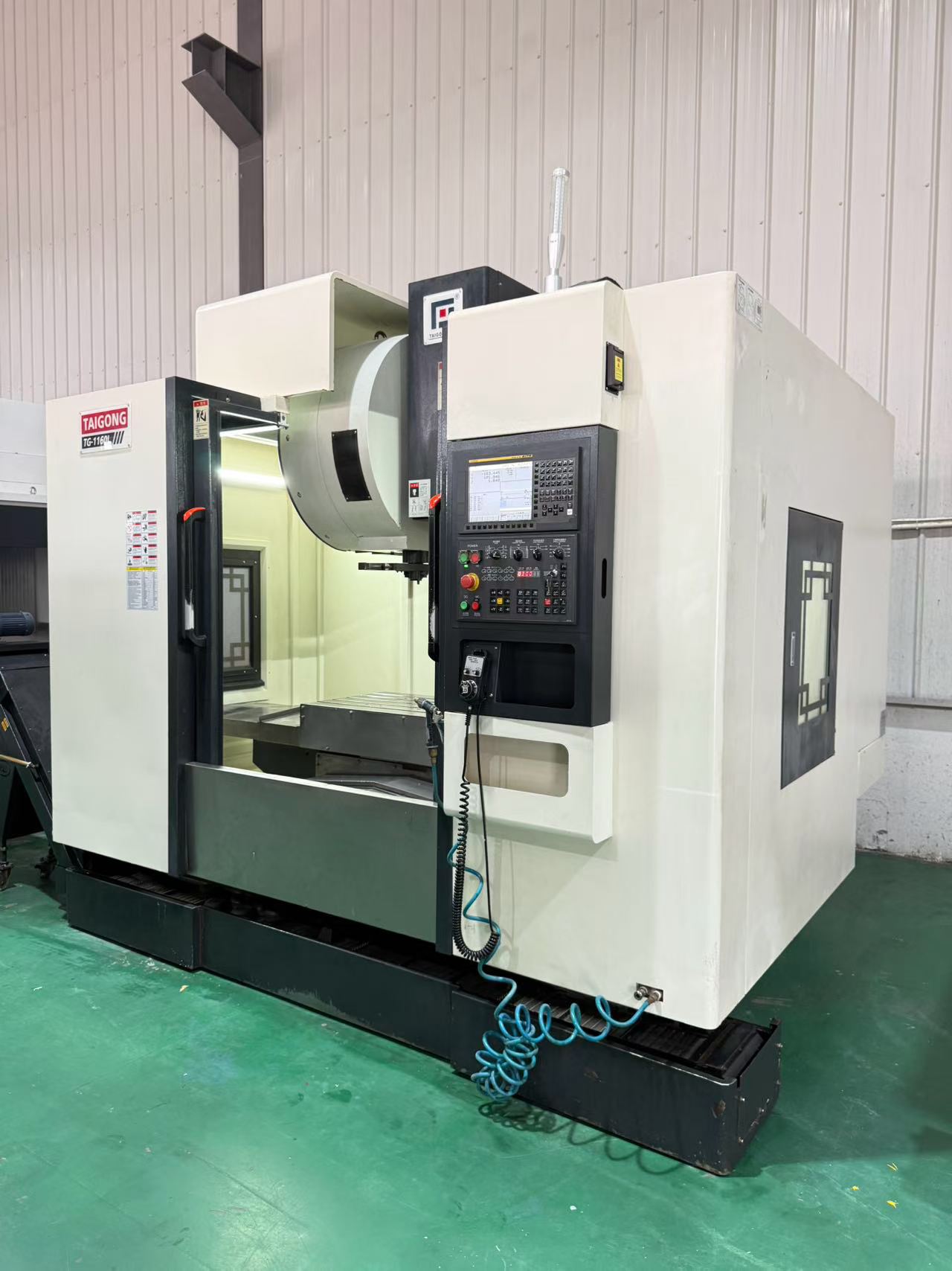 แมชชีนนิ่งเซ็นเตอร์แนวตั้ง Taigong V 1160 L สภาพใกล้ใหม่ พร้อมระบบควบคุม Fanuc MF Plus