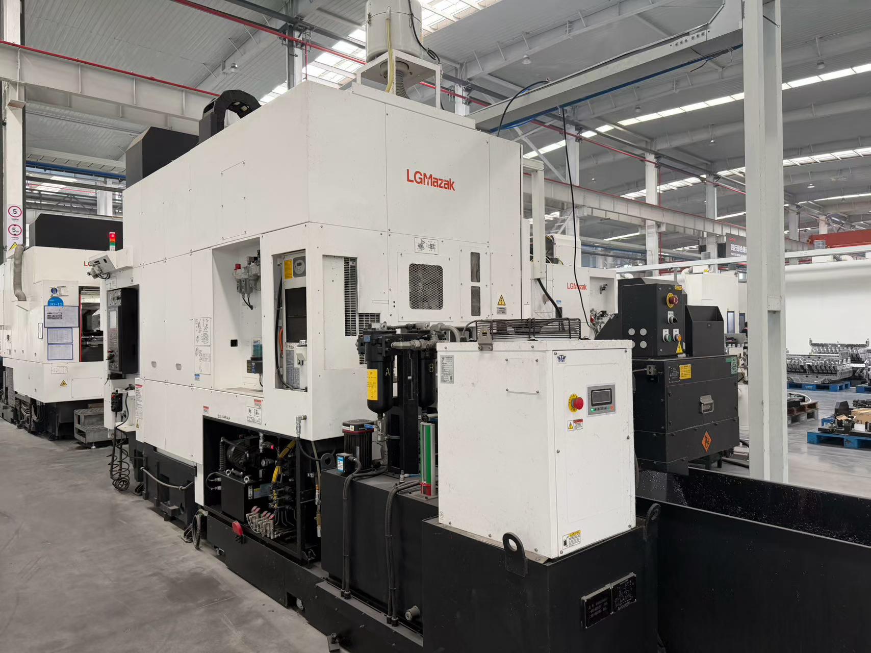 Two Used Mazak FF 5000/40 L Horizontal Machining Centers photo 3
