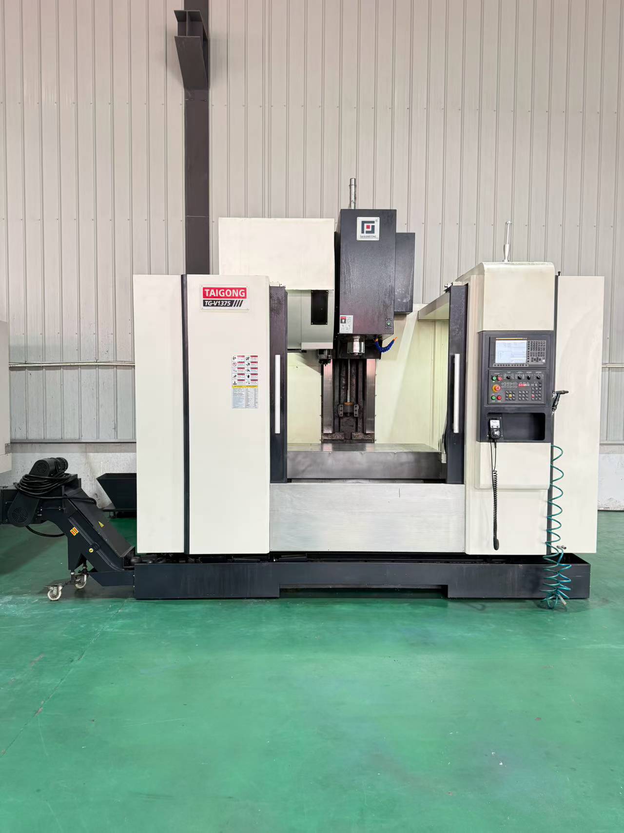 ศูนย์แมชชีนนิ่งเซ็นเตอร์แนวตั้งงานหนัก Taigong V 1375 ปี 2023 มือสอง ระบบ Fanuc MF Plus