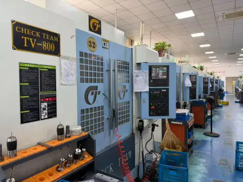 مركز حفر وتنصيت CHECK TEAM TV-800 مستعمل مع FANUC MF Plus للبيع