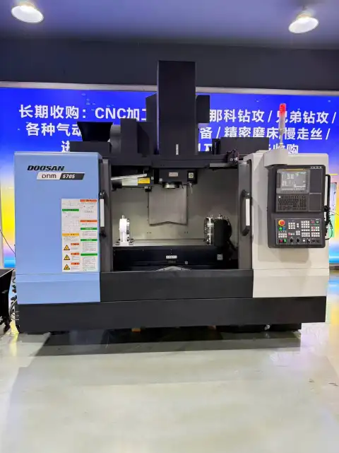 Centro de Mecanizado Vertical Doosan DNM 5705 Usado con FANUC MF Plus