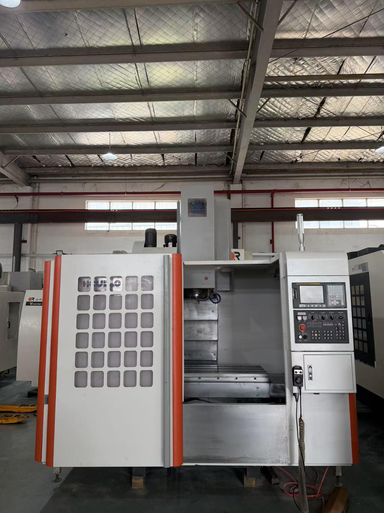 Used Houdao 850 Machining Center with Fanuc MD Control photo 1