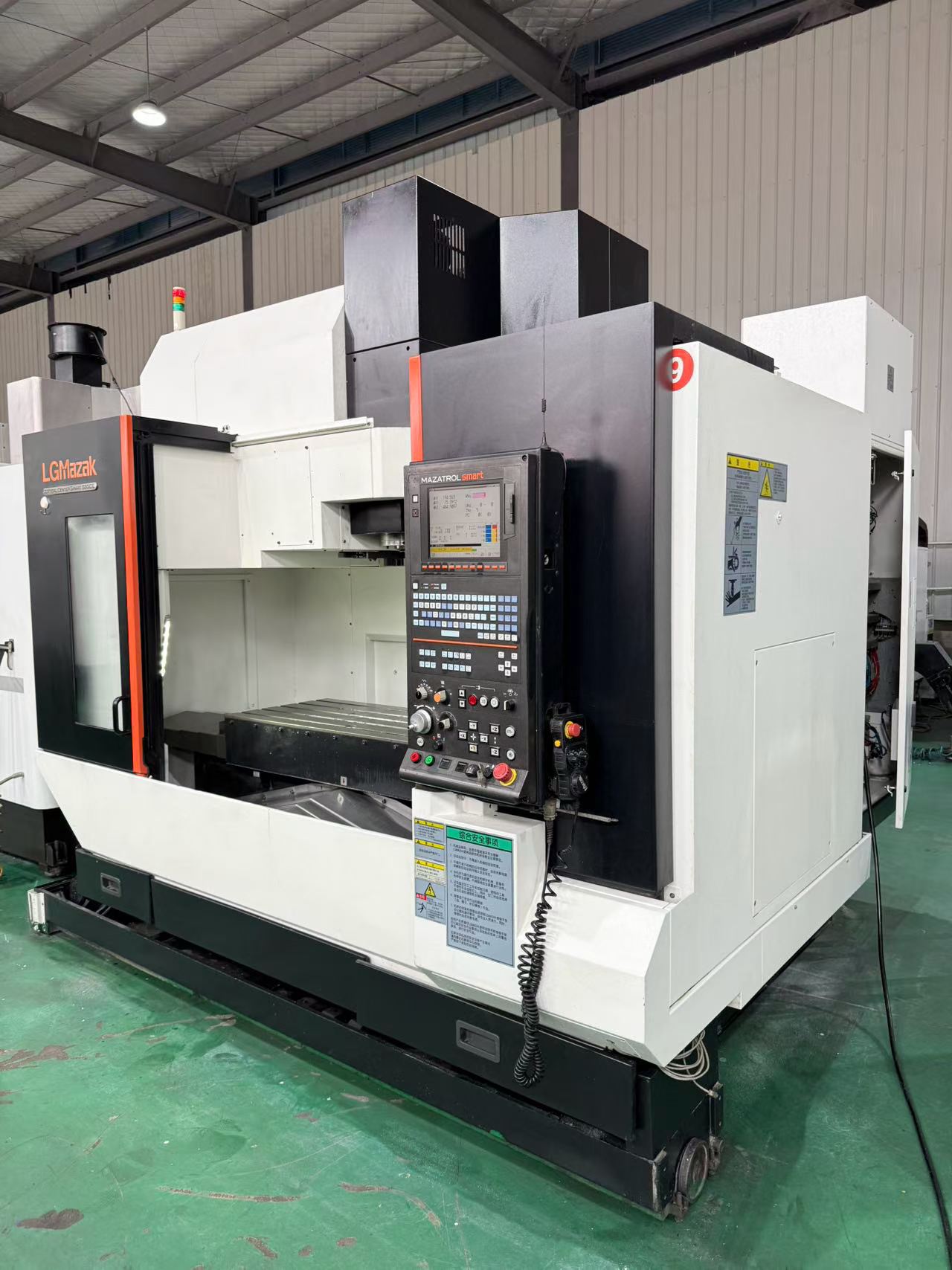 Used Mazak VCS-530 CL Vertical Machining Center photo 2
