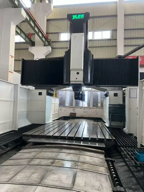 Kullanılmış Yalishi 4028 Gantry İşleme Merkezi, FANUC MF Plus Kontrollü
