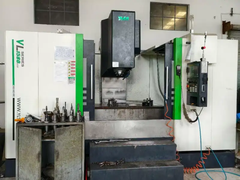 Used Yalisu 1580 CNC Milling Machine with Fanuc MFPLUS photo 1