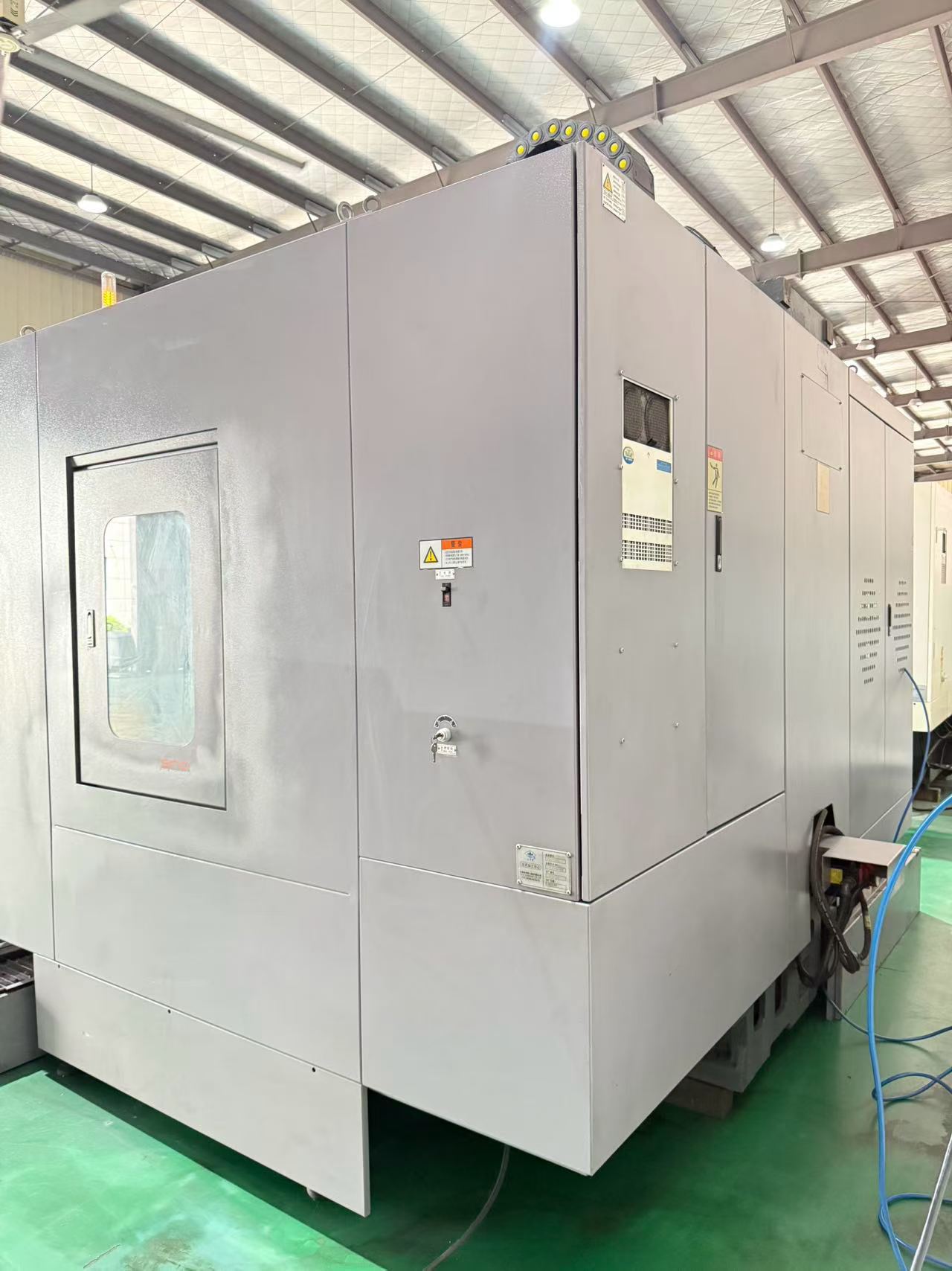 Used Xinnuo VMC 1200 L Heavy-Duty Vertical Machining Center with FANUC photo 9