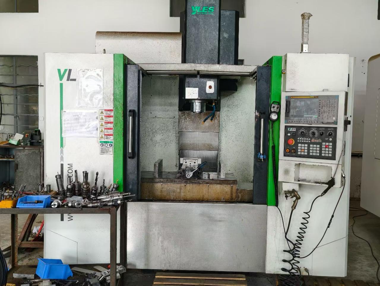 Yalishi 850 CNC Milling Machine with Fanuc MFPLUS photo 3