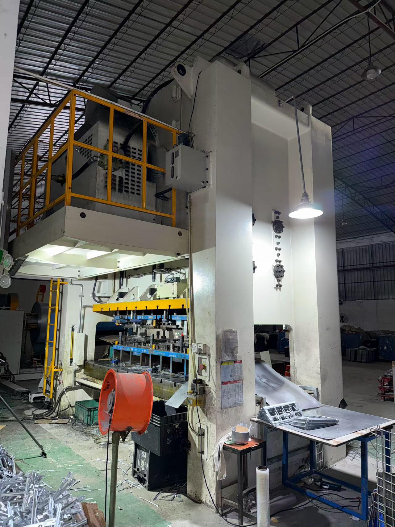 Yangduan 500 Ton Double-Shaft Gantry Punch Press JB 36-500 photo 4