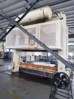 Used Yangli JM 36-500 500-Ton Double-Shaft Punch Press photo 6