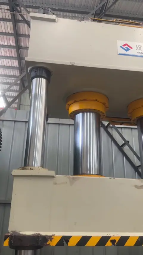 400 Ton Hydraulic Press with 1.26 m x 1.5 m Table