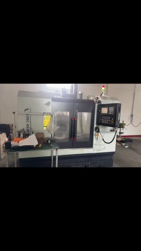 Trung tâm gia công 850 với điều khiển FANUC, dẫn hướng hộp và ATC 24 dao