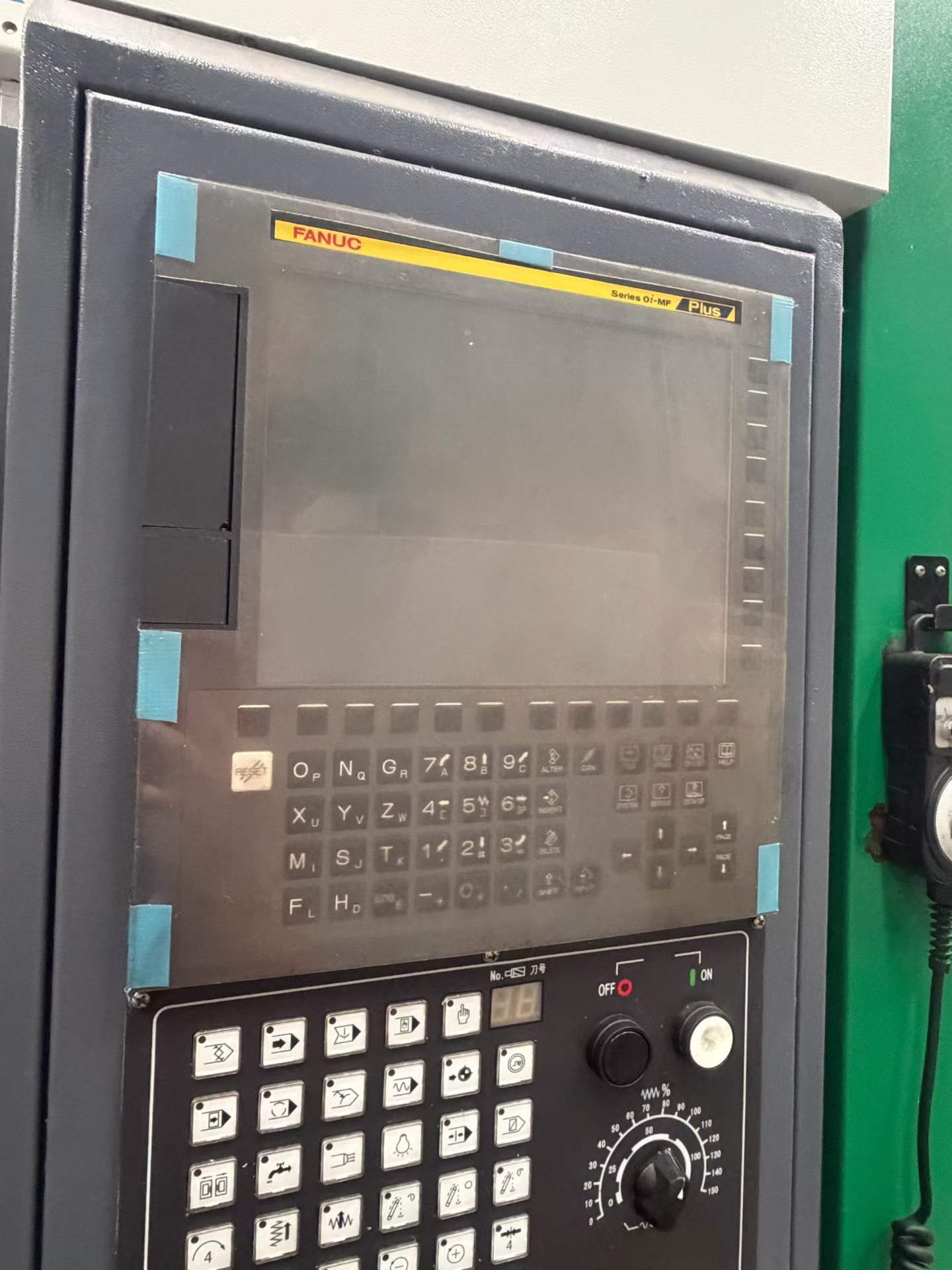 Used 850 Vertical Machining Center for Sale photo 2