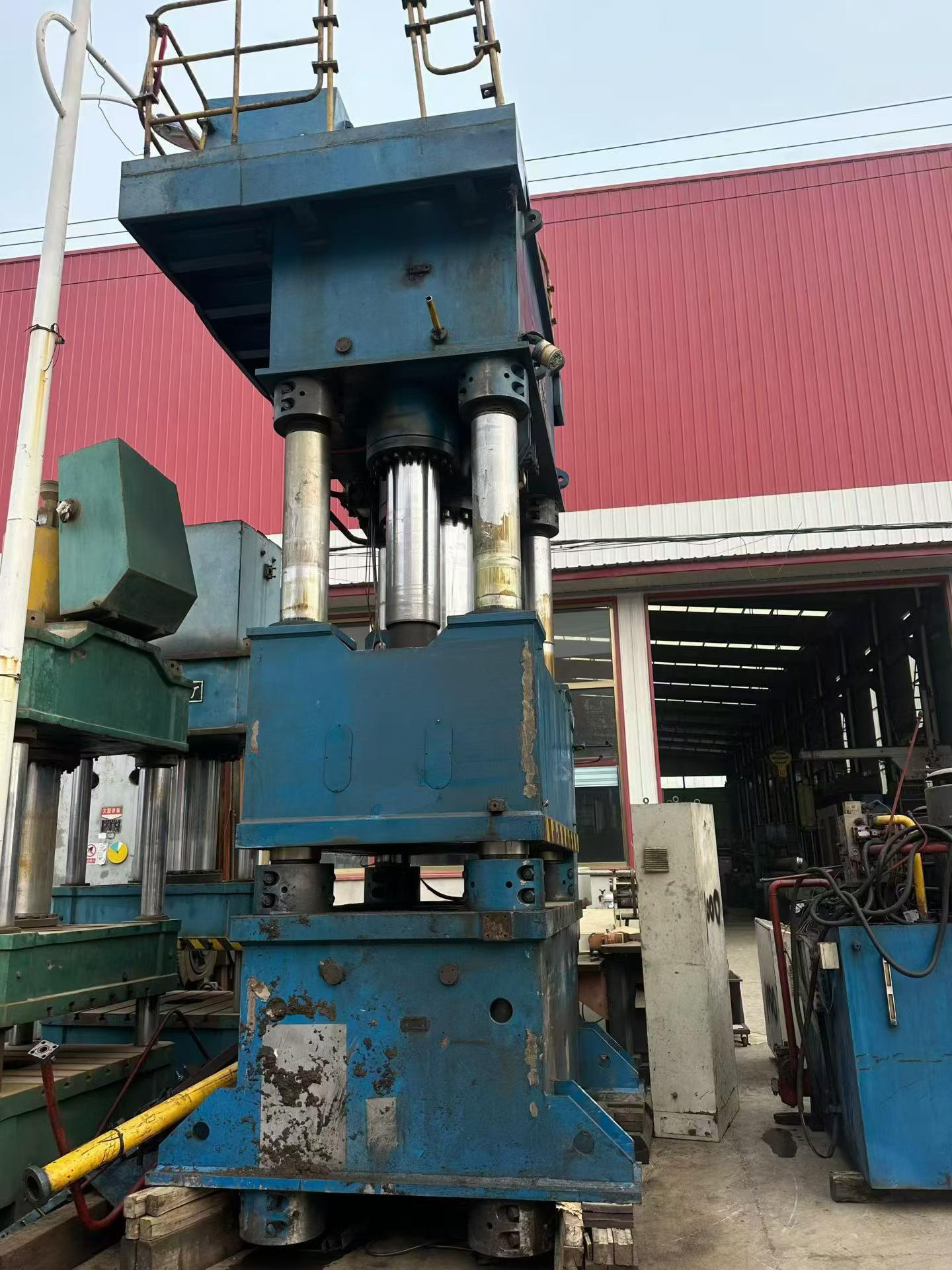 Used 1000 Ton Hydraulic Press photo 3