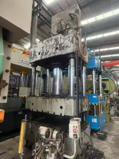 Used 315 Ton Hydraulic Press with 900 mm Stroke photo 6