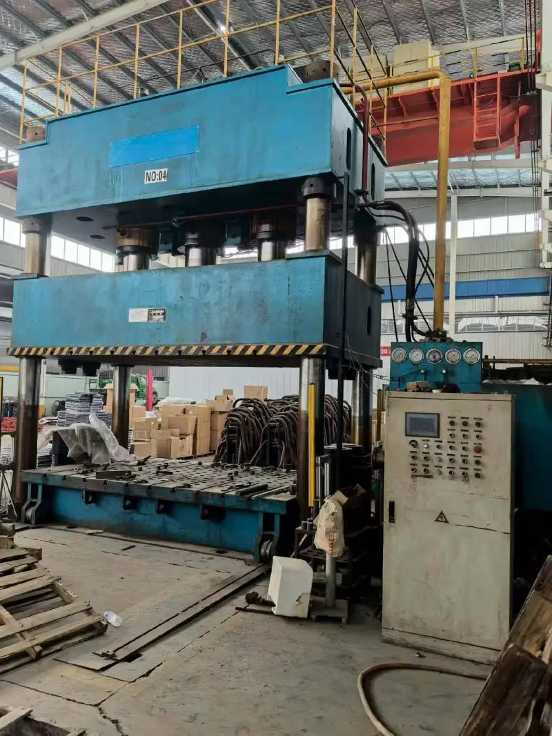 Used Nantong 630 Ton Hydraulic Press 1.8 m x 2.5 m Table (2 Units) photo 1