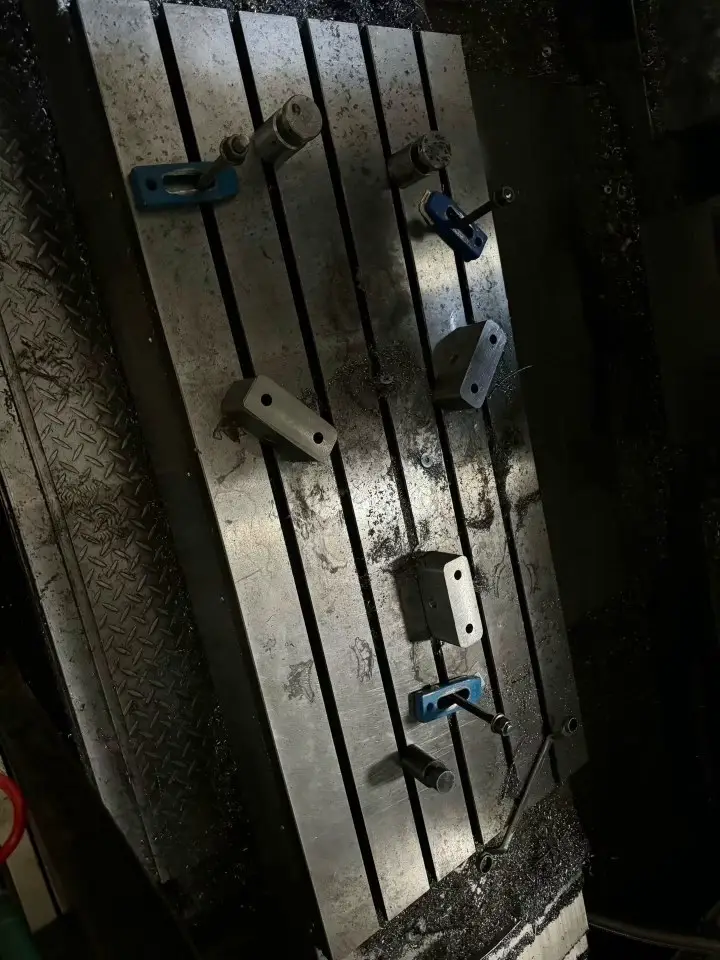 Used Nantong Keji 1350 A & Zhejiang Fanake 1370 Machining Centers with BT50 Spindle video thumbnail