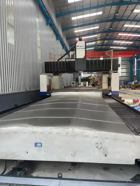 Kullanılmış Niuwei 4.2 m x 10 m CNC Portal Freze Makinesi, FANUC Kontrollü, 2020