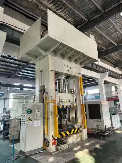 Used Taiwan-Made 250-Ton Frame Hydraulic Press with Siemens Control photo 2