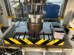 Used Taiwan-Made 250-Ton Frame Hydraulic Press with Siemens Control photo 5