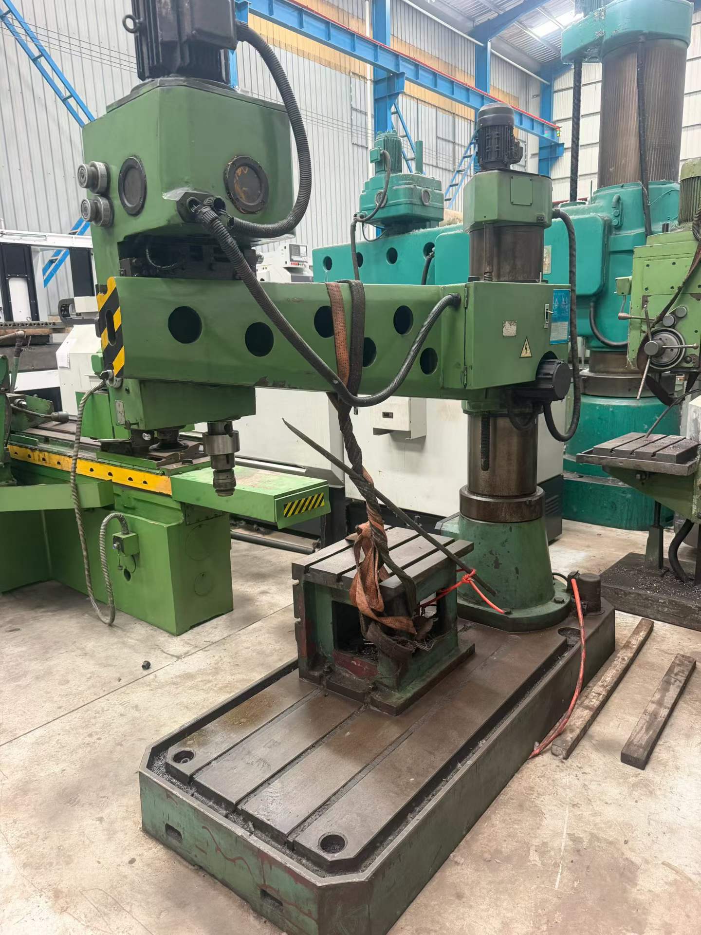 Used Zhongjie 3040 Radial Drilling Machine photo 5