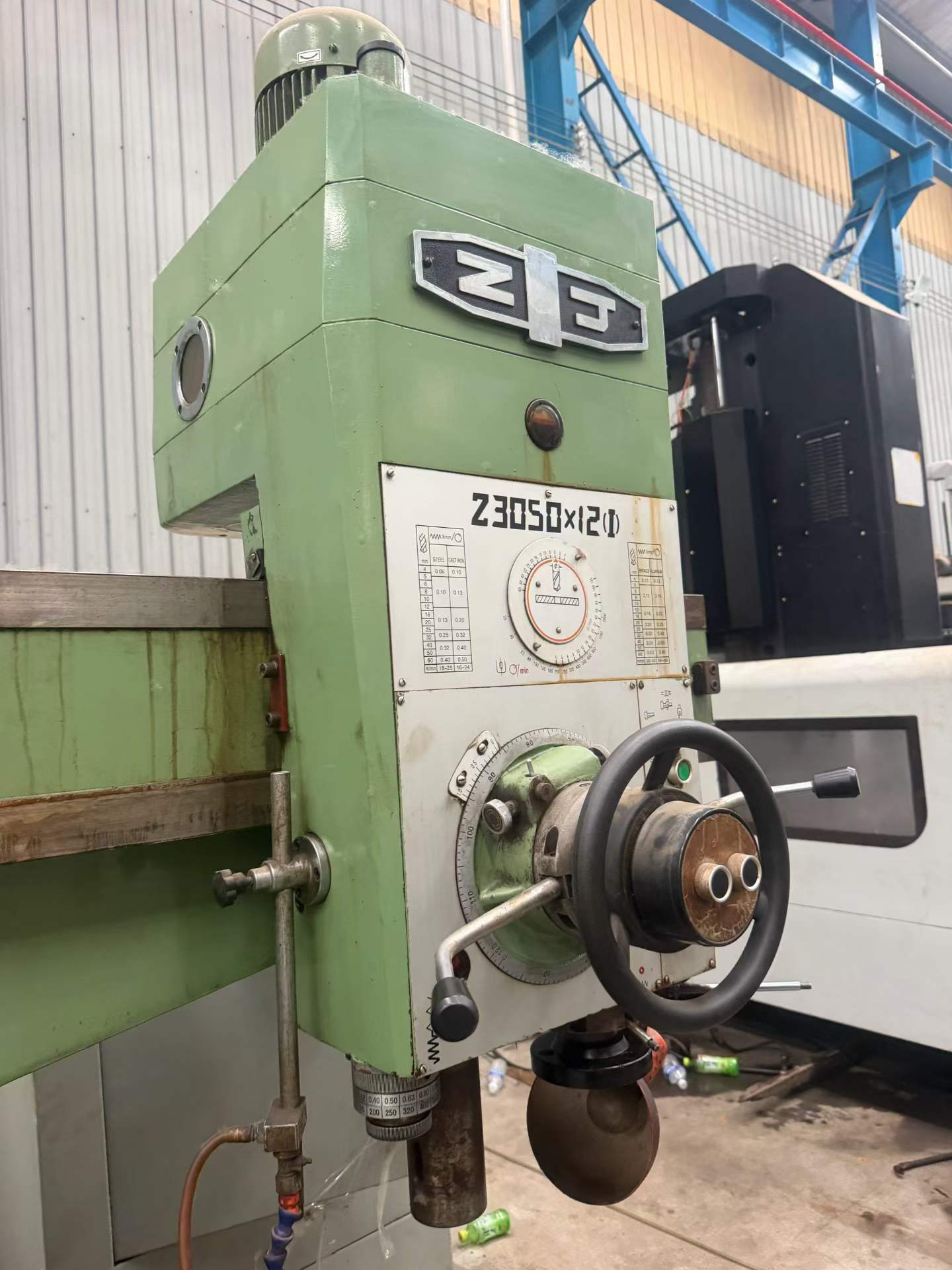 Used Zhongjie 3050 Radial Drilling Machine photo 3