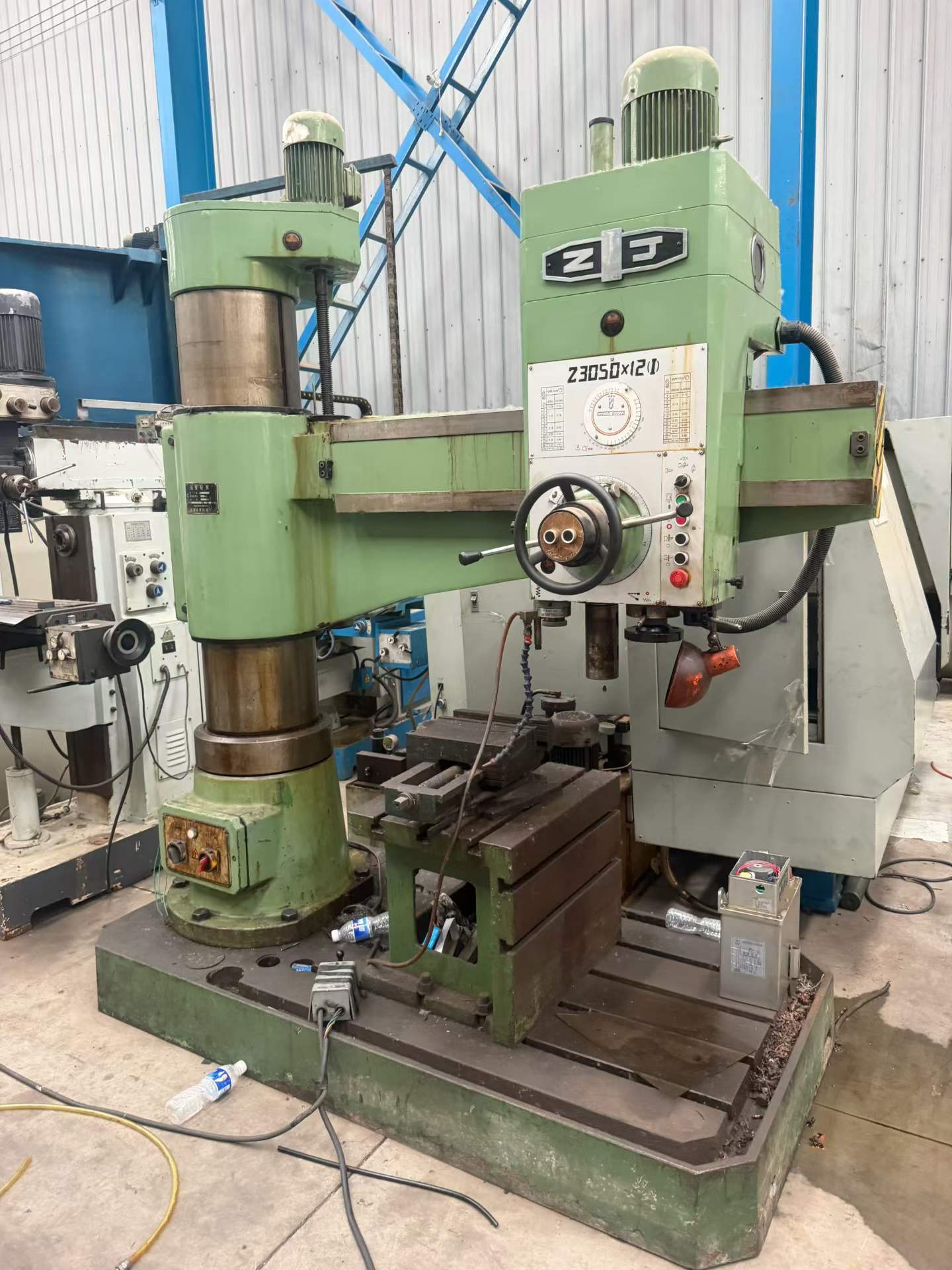 Used Zhongjie 3050 Radial Drilling Machine photo 6