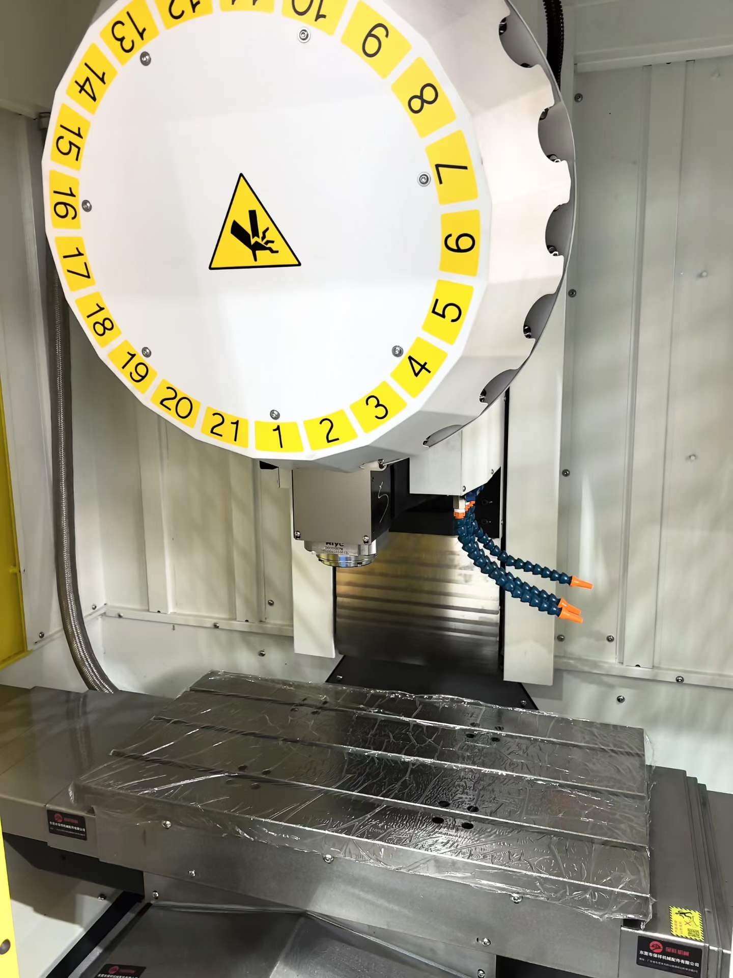 New CNC Drilling and Tapping Machine photo 3
