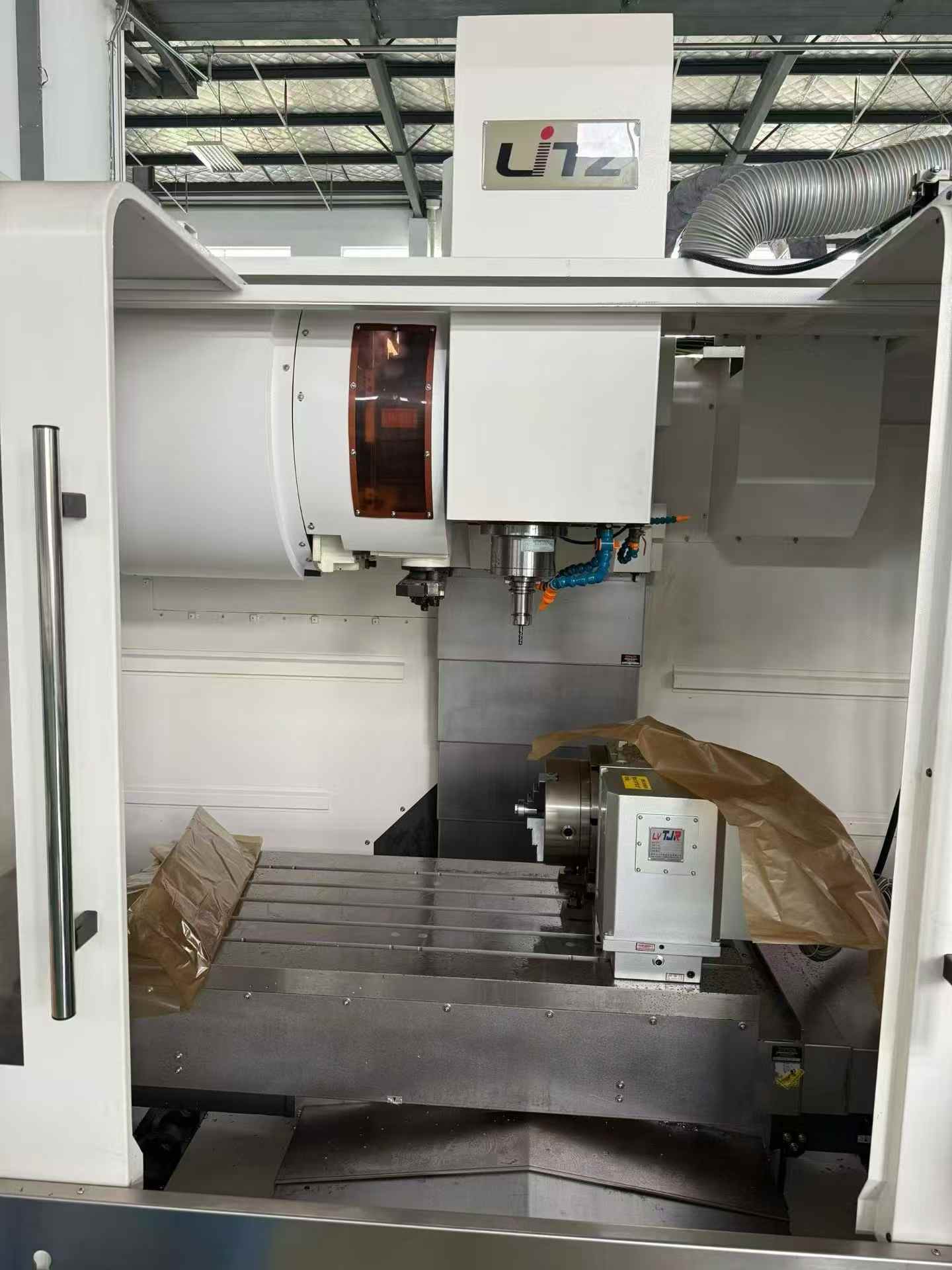Brand New Leadwell 1400 Machining Center with Through-Spindle Coolant and 4 th Axis photo 3