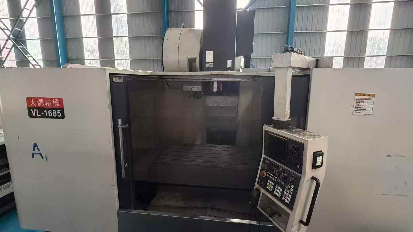 Used Daqiao Precision VL-1685 Machining Center with Fanuc MF photo 2