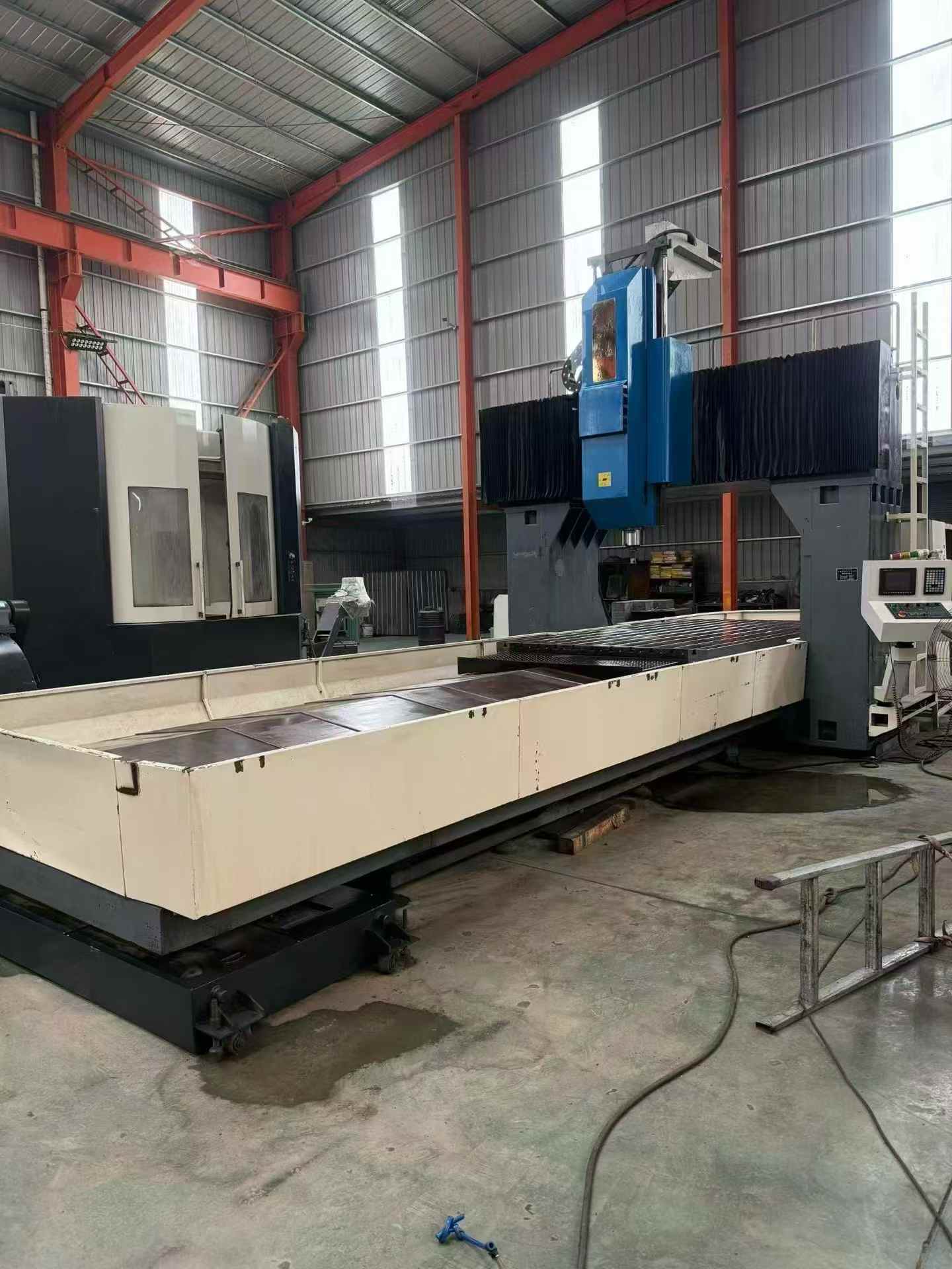 Used Guilin 2 x 4 m CNC Gantry Milling Machine with Mitsubishi M 70 photo 2