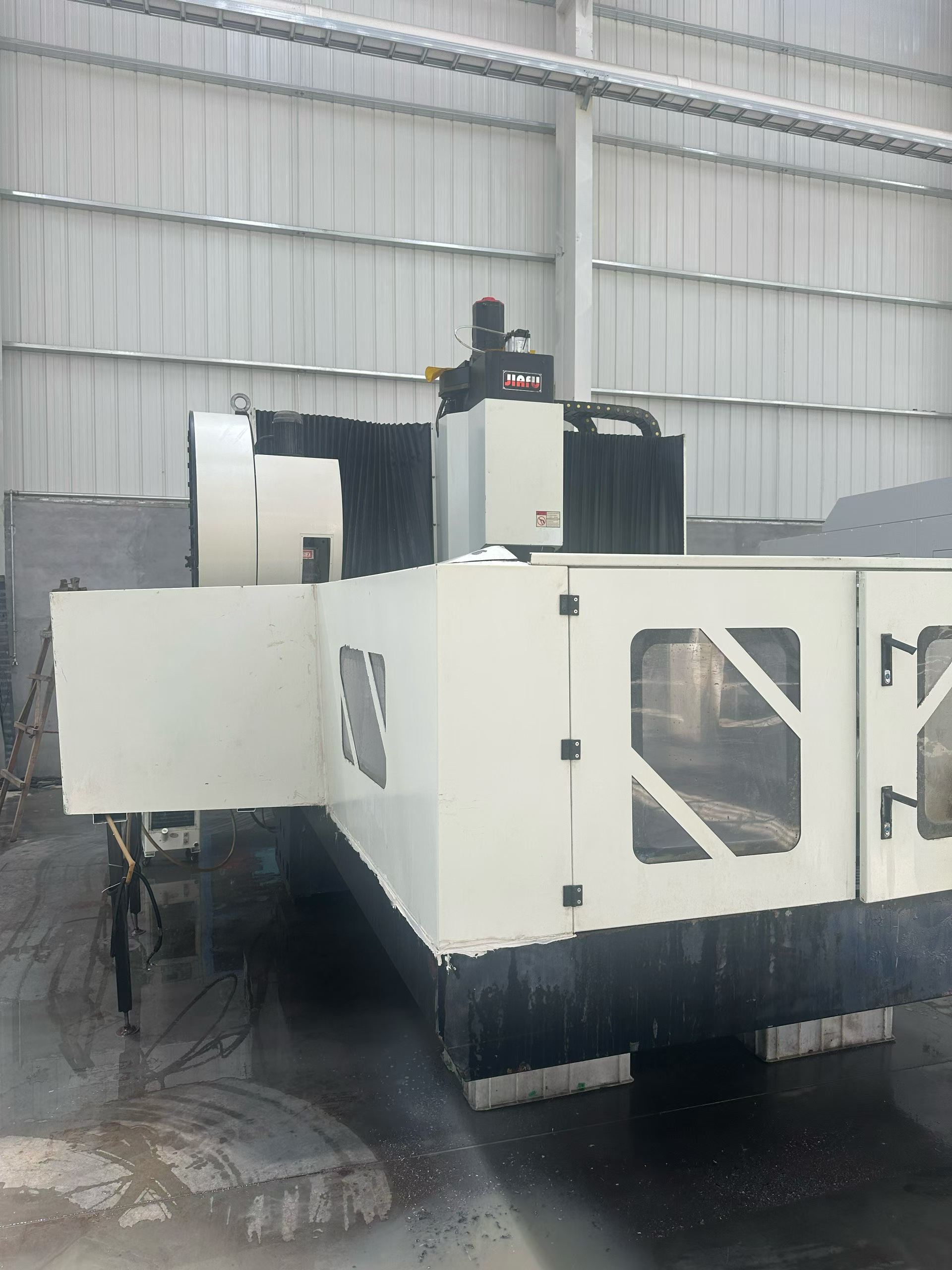 Used Jiafu 2016 Gantry Machining Center with Fanuc Plus Control, 2021 photo 1
