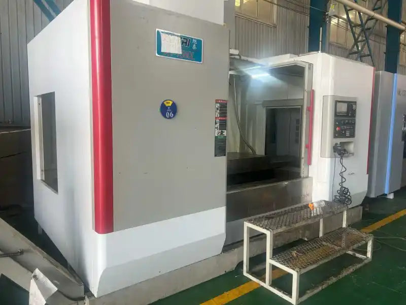 Used Jiangsu Xutai 1580 CNC Milling Machine with Mitsubishi M 80 Control photo 1